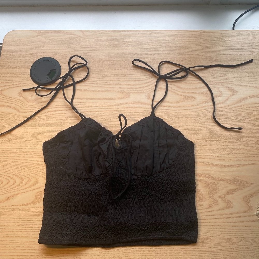 TIE STRAP CROP TOP RUCHED BACK